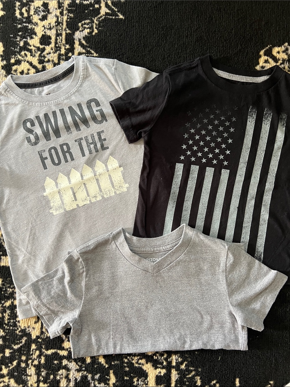 Boys 3 pc t-shirt bundle size 4/5